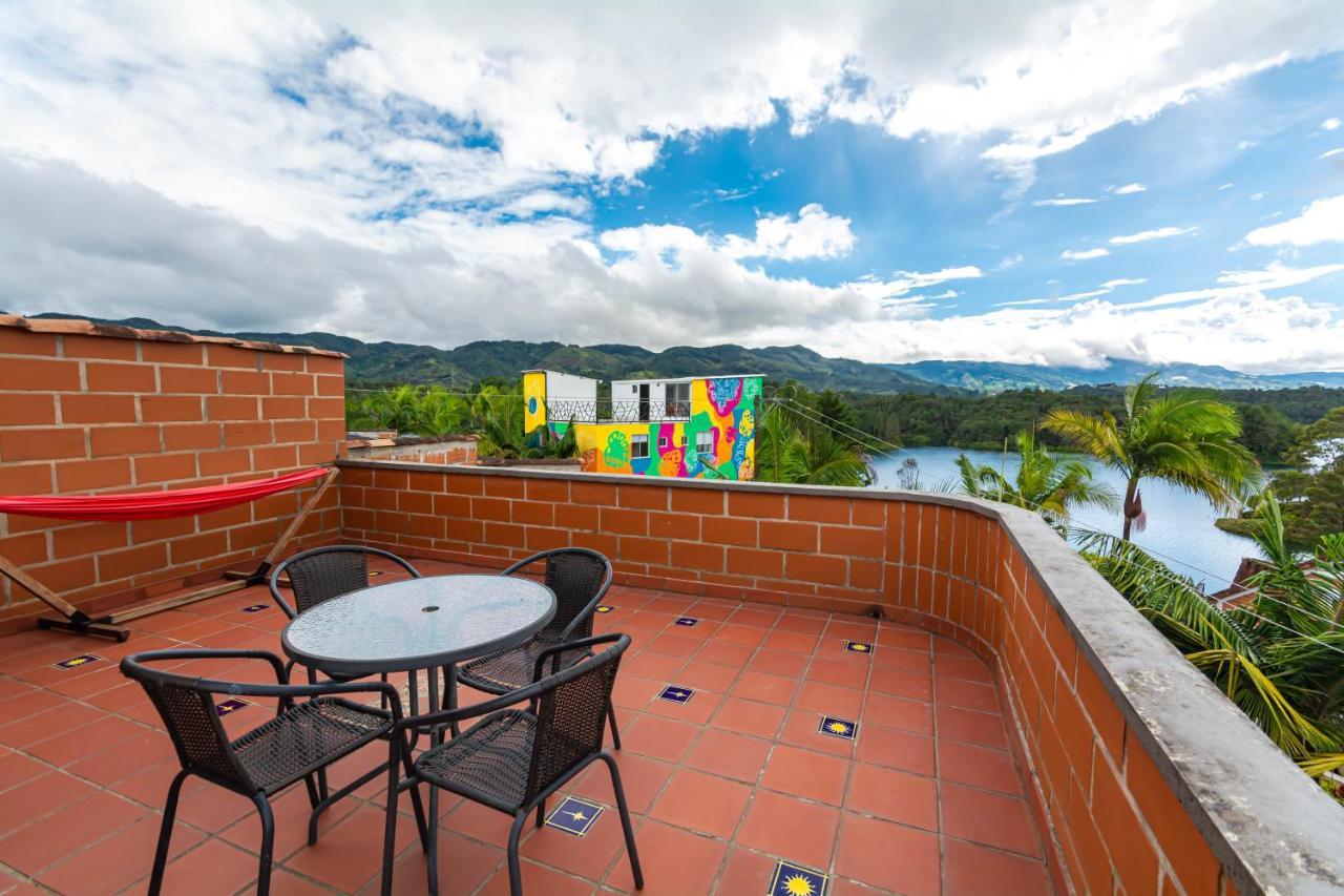 Hotel Le Chateau Guatape Exterior photo